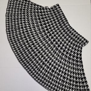 Candie's Houndstooth Skirt